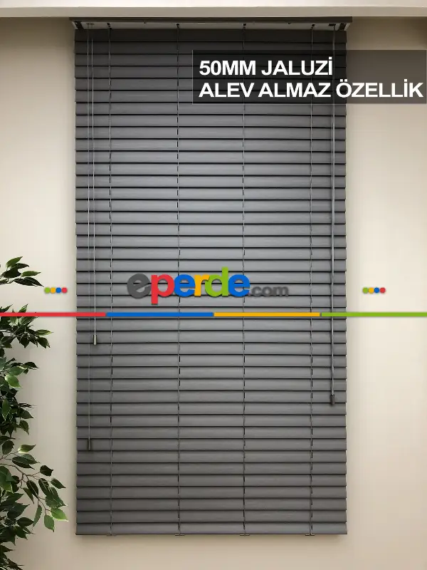 50mm Açık Gri Ahşap Efektli Jaluzi Perde Alev Almaz Özellik- Gri Açık