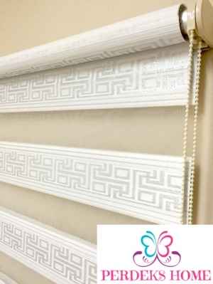 Gümüş Simli Krem Jakarlı Zebra Perde- Krem