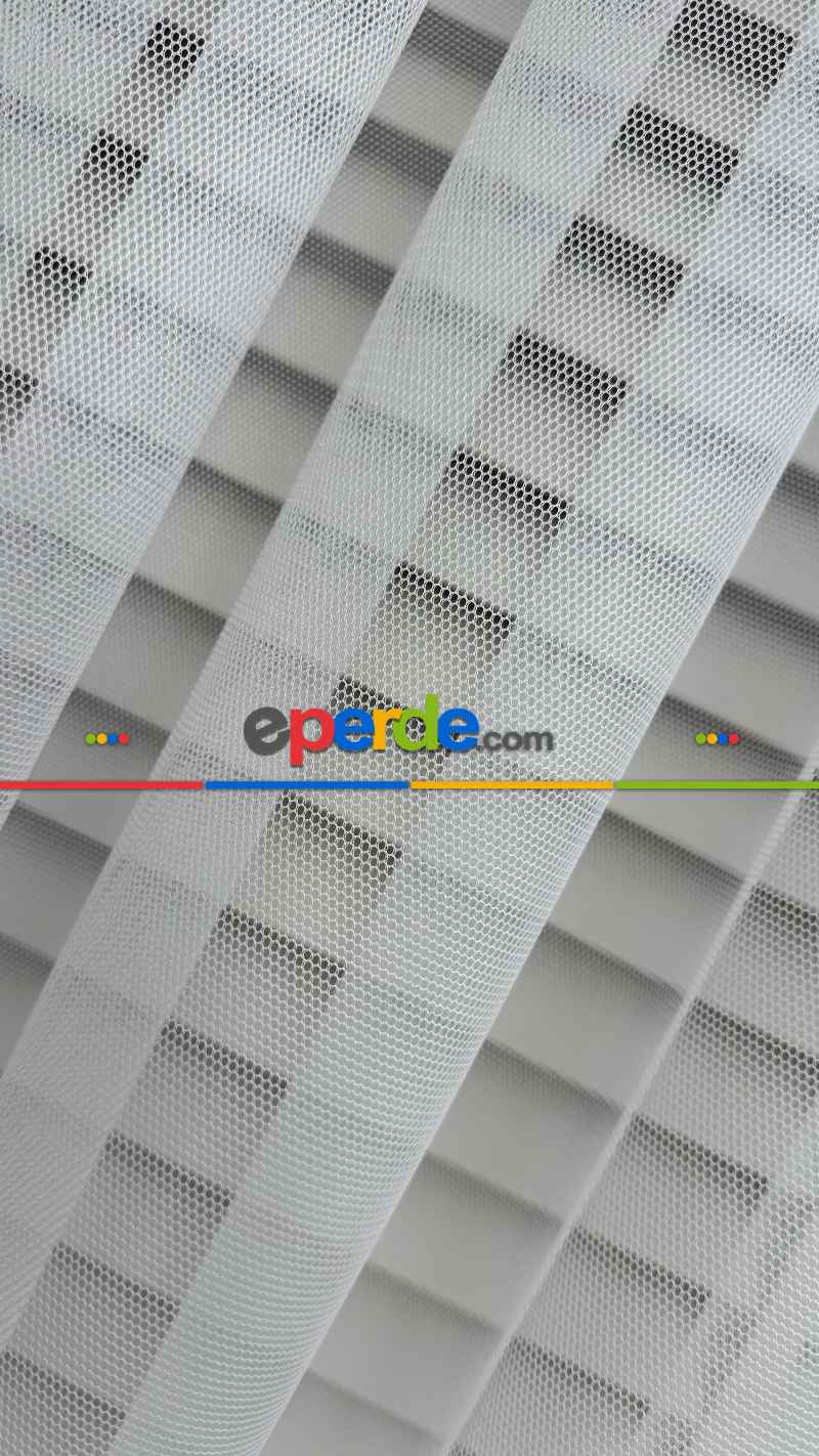 Bebek Odası Tül Perde - Beyaz Grek Zemin Düz Tül Perde - Kurşunlu