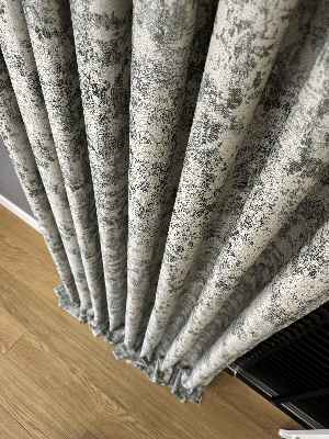 Patinedesenli Bej Yeşil Desenli Jakar Fon Perde (285 En)- Yeşil