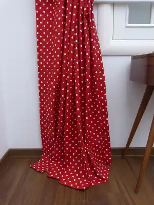 Metre İle Dikişsiz Kumaş Kırmızı Fon Perde Puanlı ( Leke Tutmaz )- Kırmızı