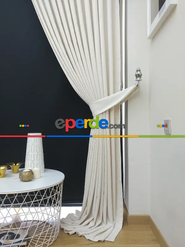 Genç Odası - Beyaz Dökümlü Fon Perde