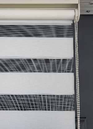 Krem Renk Düz Zebra