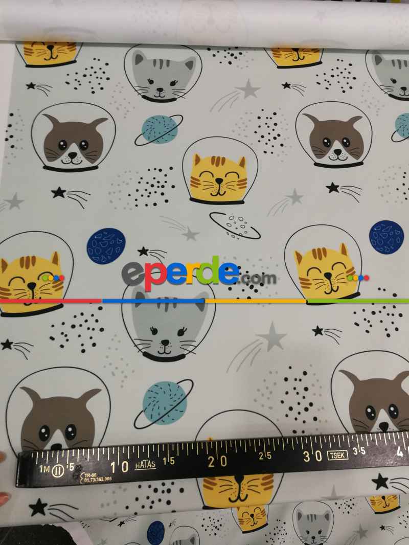 Uzaylı Kedi Desenli Fon Perde Evm1088-1 Kumaşı Kalındır Duck Bezi Değildir- Siyah