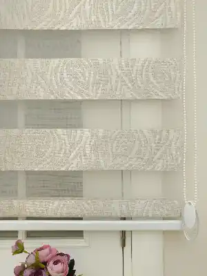 Vizon Kahverengi Kabartmalı Jakarlı Zebra Perde - Vizon Rengi