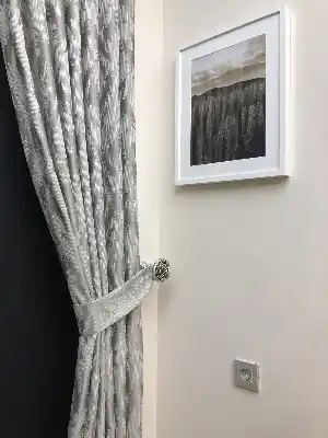 Salon Perdesi - Açık Gri Desenli Jakar Fon Perde (geniş En:280 Kumaş)- Gri Açık