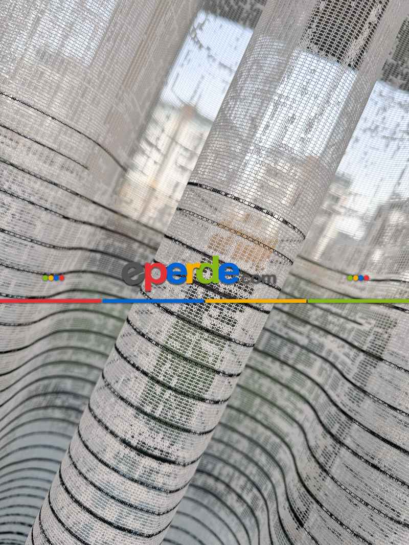 Oturma Odası - Siyah Beyaz Çizgili Degrade Geçişli Tül Perde, Fransız Örme Tül