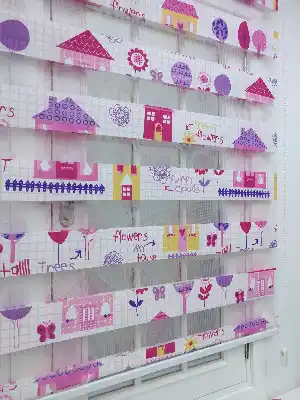 Kareli Kağıda Resim Çizimli Çocuk Odası Zebra Perdesi- Sarı-Pembe-Mor