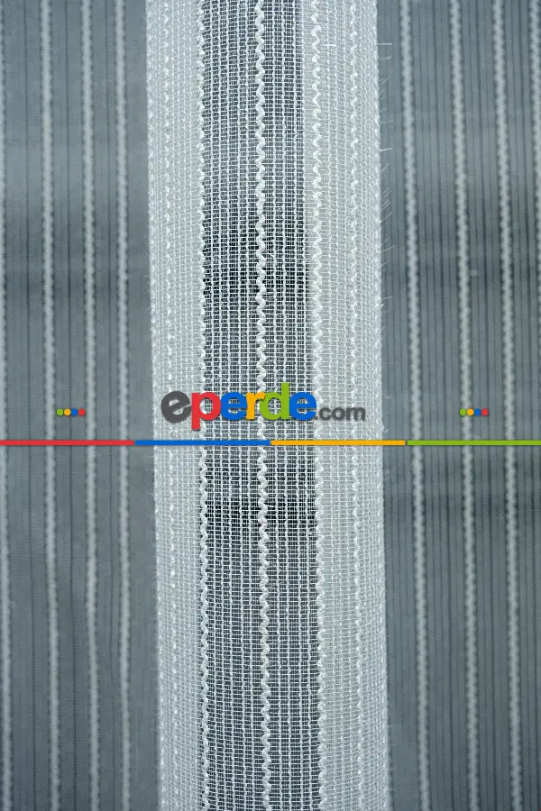 Oturma Odası - Çizgili Sim Detaylı Parlak Işıltılı Çizgi Burgu Desen Tül Perde