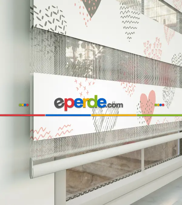 Kalp Desenli Baskılı Zebra Perde- Çok Renkli
