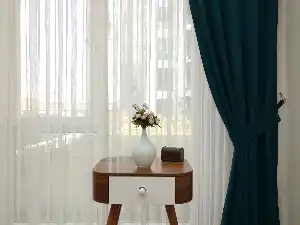Zümrüt Yeşili Renk Düz Fon Perde- Yeşil