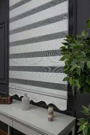 Zebra Perde - Beyaz Gümüş Simli Geniş Pileli Zebra Perde