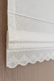 Katlamalı Tül Perde – Krem Keten Zemin Altı Dantelli Mekanizmalı Perde