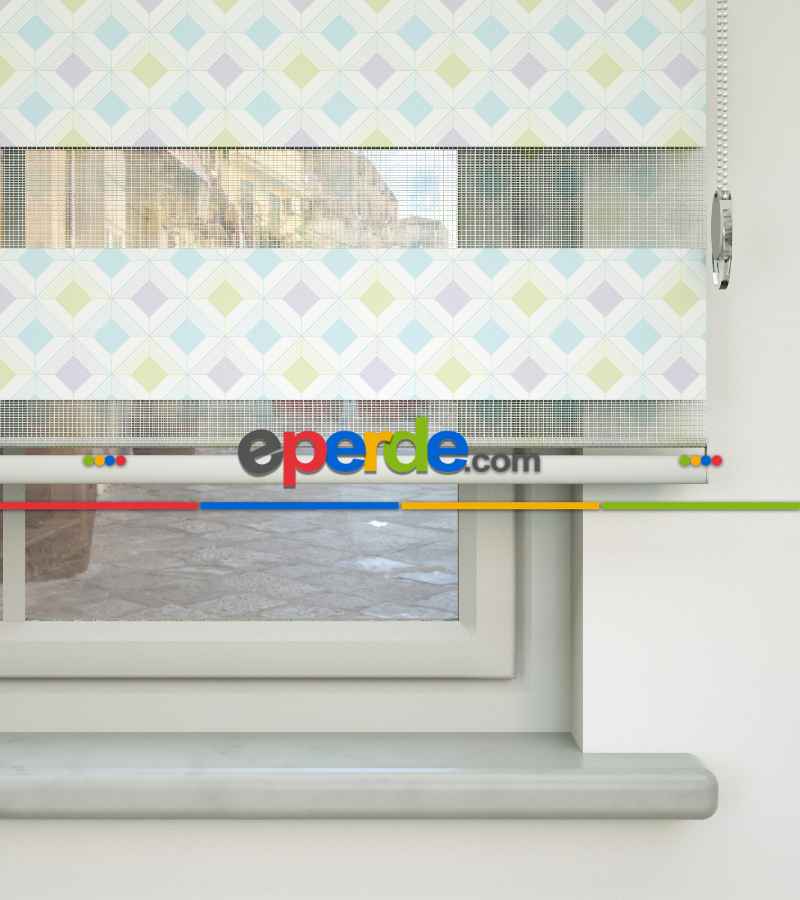 Geometrik Desenli Baskılı Zebra Perde- Çok Renkli