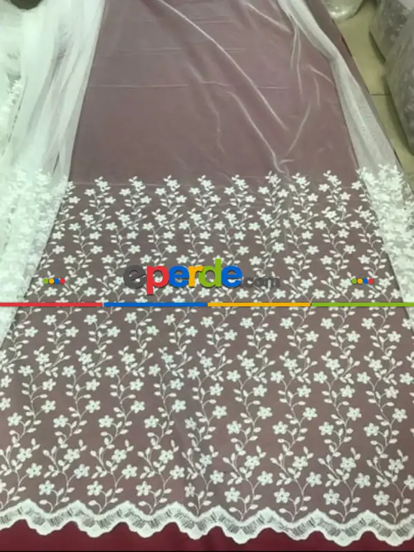 Etek Ucu İşlemeli Grek Tül - Çiçek Desenli