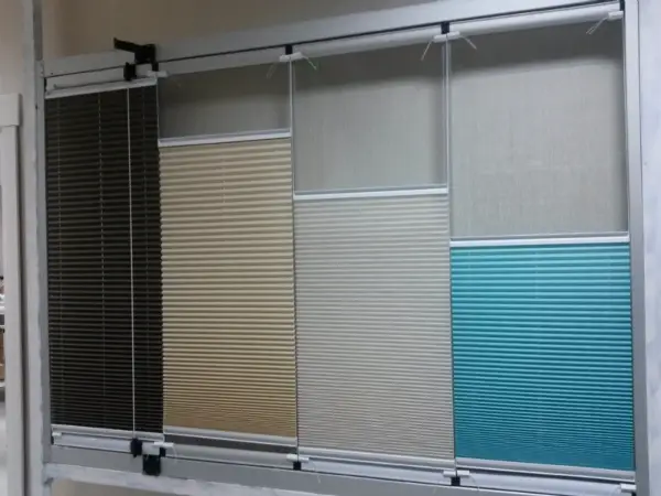 Cam Balkon Perdesi - Yapışkanlı - Plise - Kırık Beyaz- Beyaz