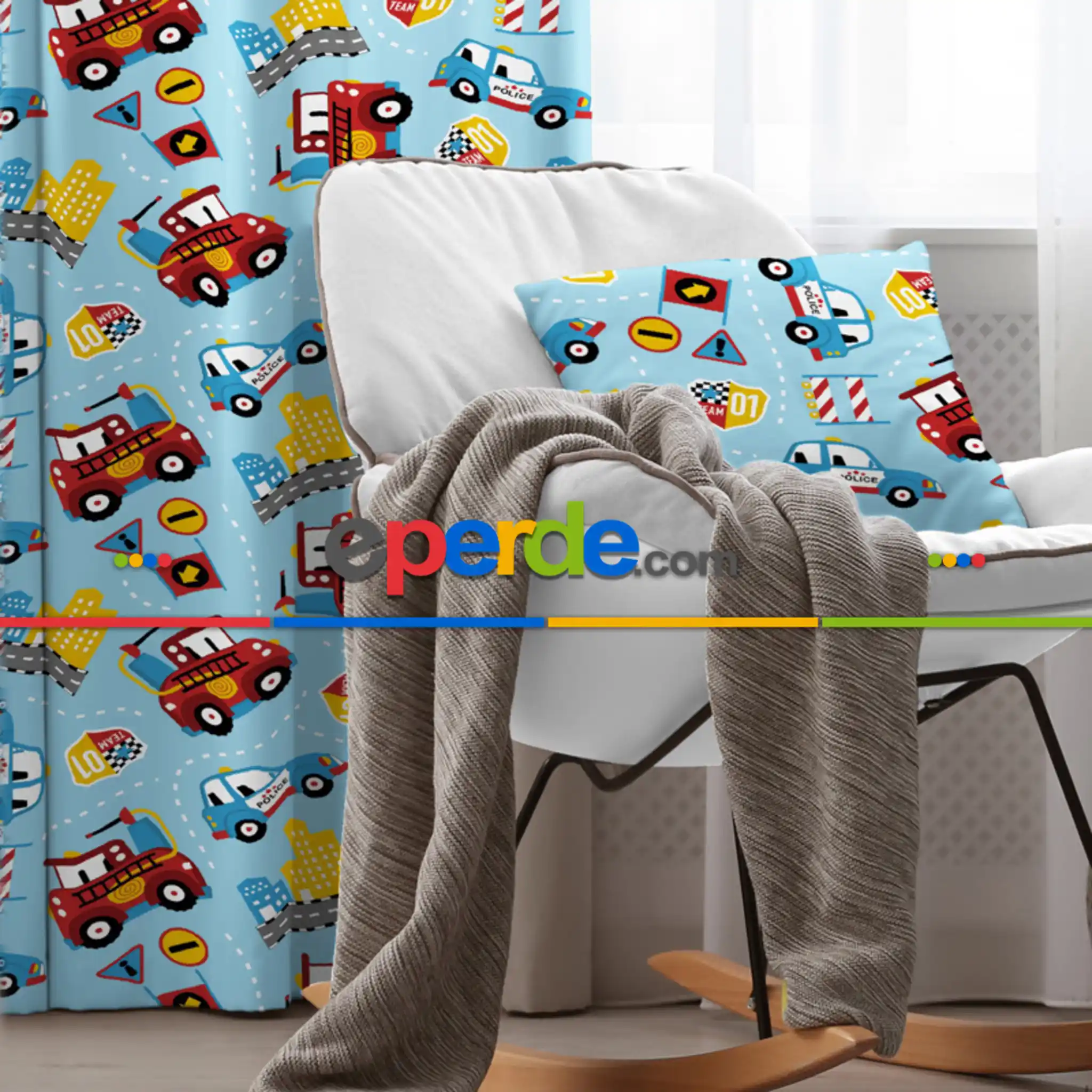 Erkek Çocuk ve Bebek Odası Fon Perde - Arabalar Desenli - Mavi Kırmızı