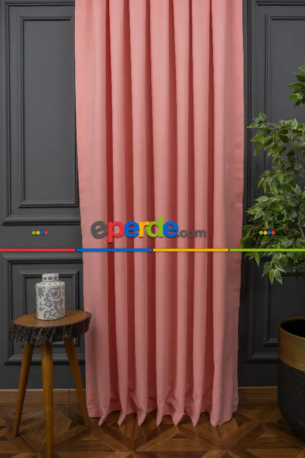 Pembe Düz Fon Perde Dökümlü En