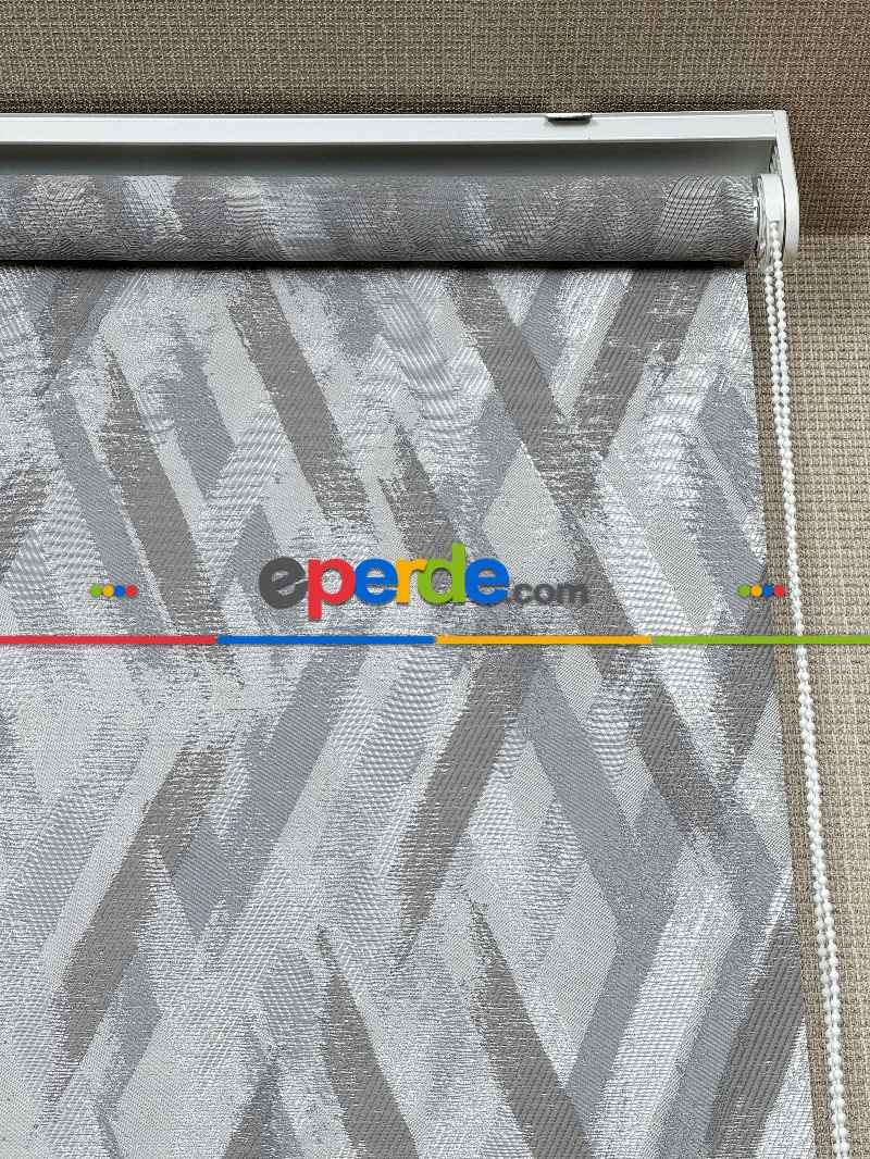 Salon Gri Hafif Sedefli Parlak Jakar Dokuma Stor Perde, Standart Metal Kasalı Yüksek Kalite Kornişe Kolay Montaj Seçenekli