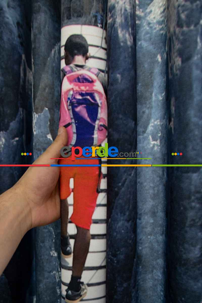 Hazır Ölçülü Dökümlü Kumaştan Köprü Ve Dağcı Manzaralı Baskılı Pilesiz Fon Perde 1. Kalite 180cm X 255cm 