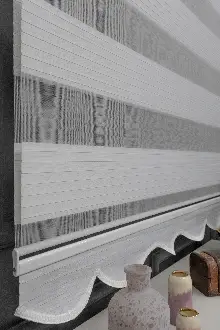 Oturma Odası - Yüksek Kaliteli Beyaz Pliseli Zebra Perde Beyaz