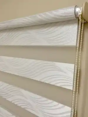 Krem Desenli Jakarlı Zebra Perde- Gri Simli