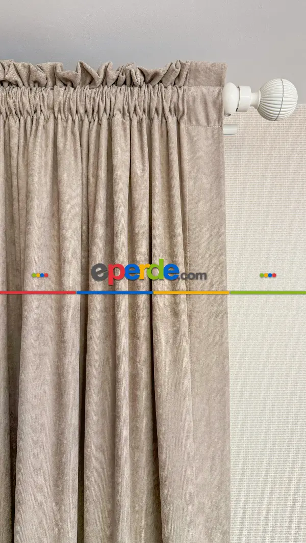 Siyah Ve Bej Rengi Kombinli Fon Perde, İki Kumaş Bordür İle Birleştirilmiştir, Özel Tasarımdır.