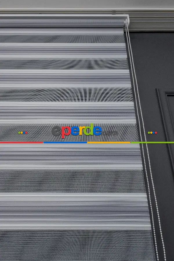 Yatak Odası - Zebra Perde Degrade Renk Geçişli Pileli Zebra Perde Gri Füme Antirasit