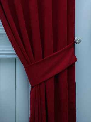 Kırmızı - Düz Fon Perde- Kırmızı