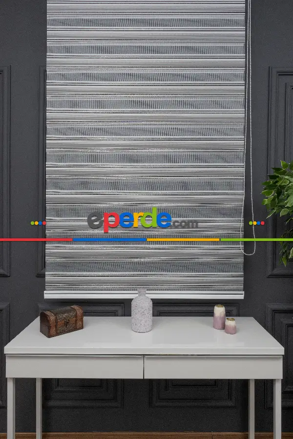 Zebra Perde - Yarım Pilise - Gümüş Simli Renk Geçişli Zebra Perde