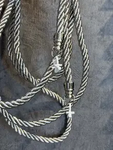 Gri Tül Perde Ve Fon Perde Kordon Toplama