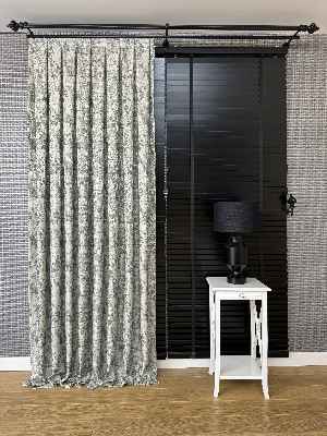 Patinedesenli Bej Yeşil Desenli Jakar Fon Perde (285 En)- Yeşil