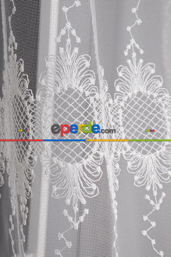 Yatak Odası - Brode Işlemeli Tül Perde