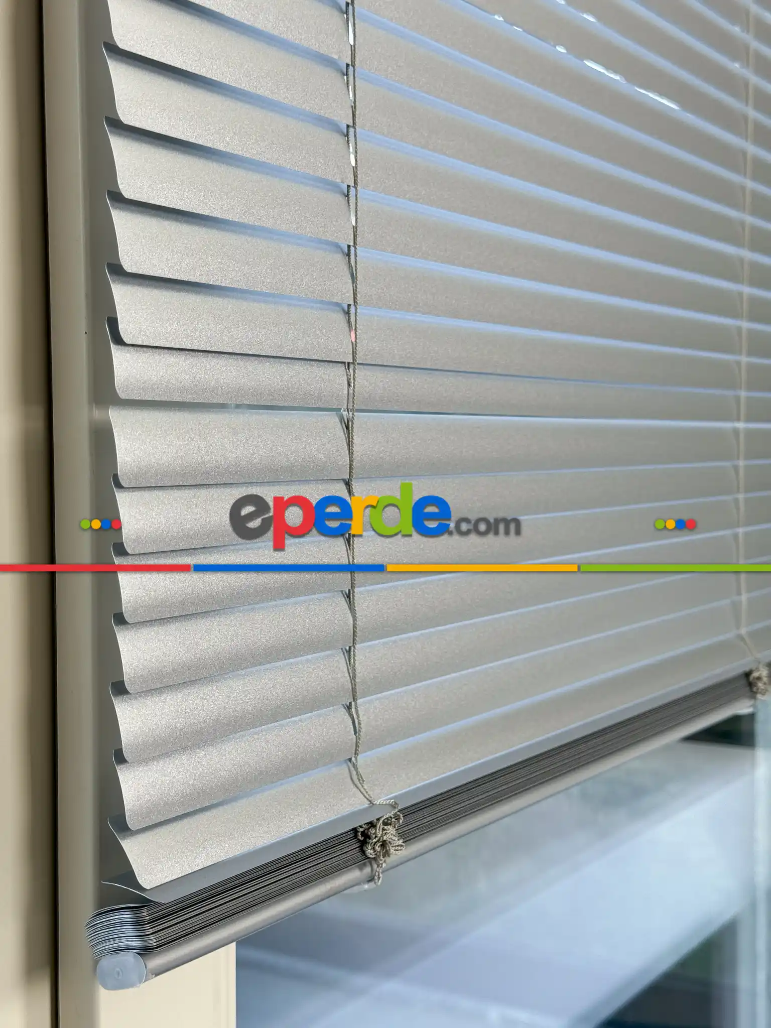 Açık Metalik Gümüş Alüminyum Jaluzi Perde - 25mm