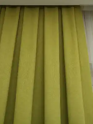 Fıstık Yeşil Düz Fon Perde 180cm En- Fıstık Yeşili