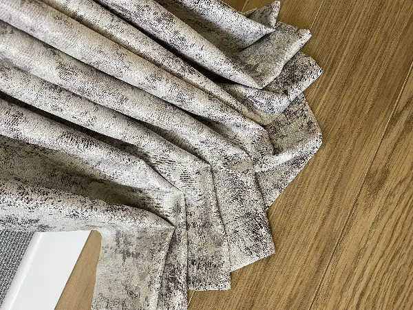 Patine Desenli Bej Açık Kahve Desenli Jakar Fon Perde (285 En)- Kahve Açık