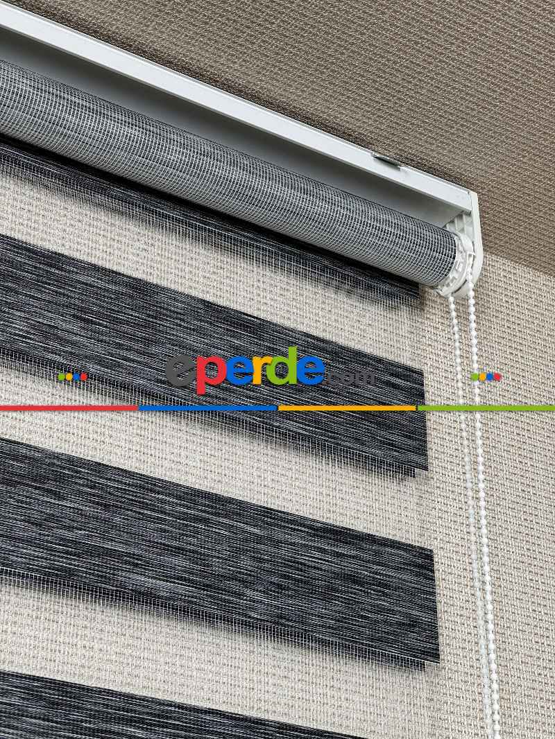 Siyah Kırçıllı Bambu Zebra Perde, Standart Metal Kasalı Yüksek Kalite Kornişe Kolay Montaj Seçenekli