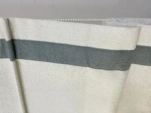 Ekru Keten Fon Üzerine Çağla Yeşil Biyeli Katlamalı Perde