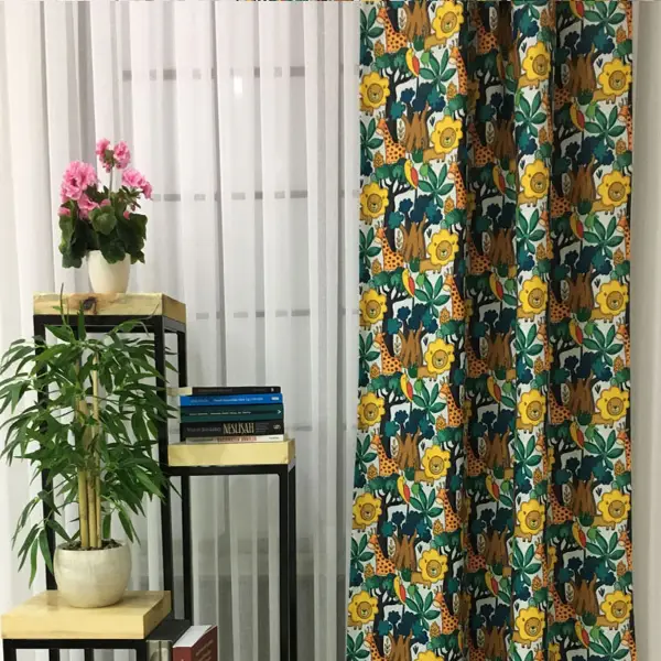 Tropikal Orman Ve Hayvan Desenli Fon Perde Evm690 Kumaşı Kalındır Duck Bezi Değildir- Yeşil-Sarı-Beyaz