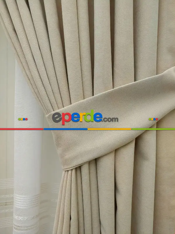 Açık Bej- Düz Fon Perde ( 300cm Geniş En 1.kalite Dökümlü Fon )- Krem