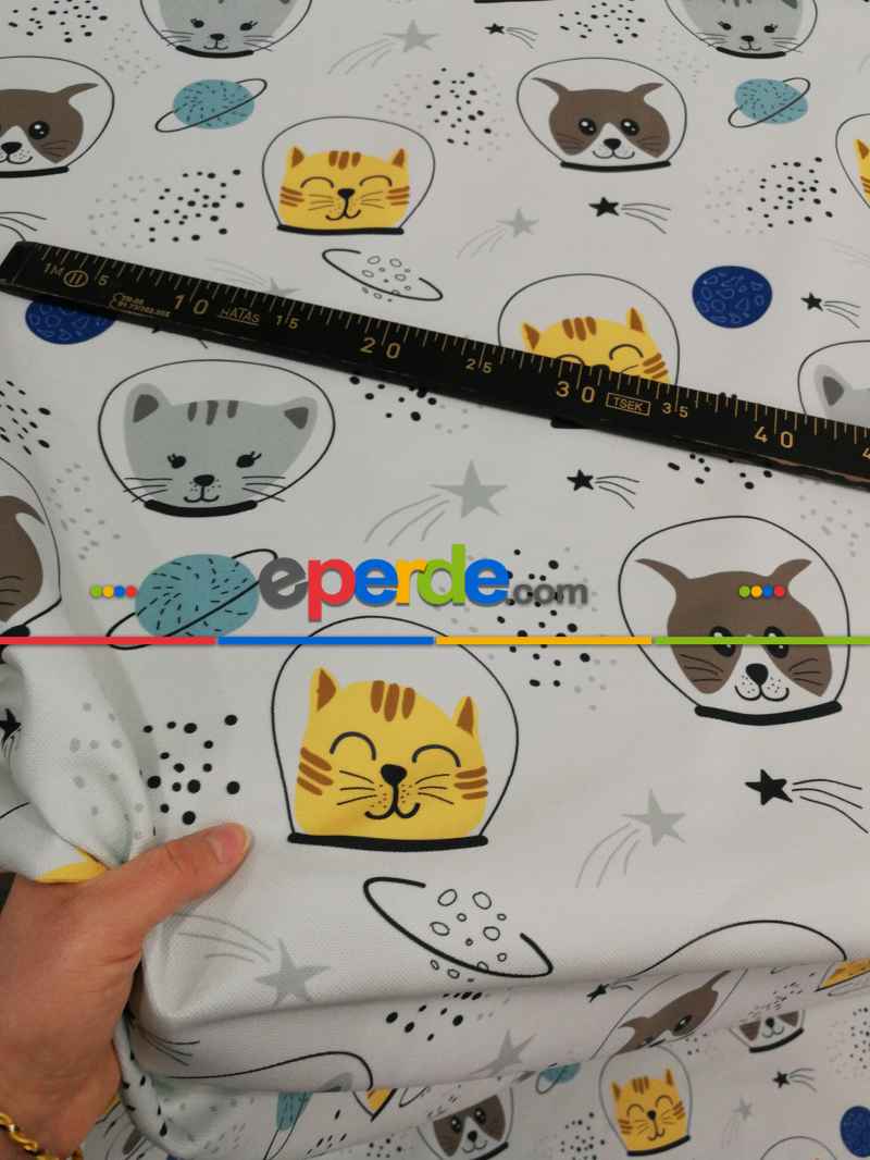 Uzaylı Kedi Desenli Fon Perde Evm1088-1 Kumaşı Kalındır Duck Bezi Değildir- Siyah