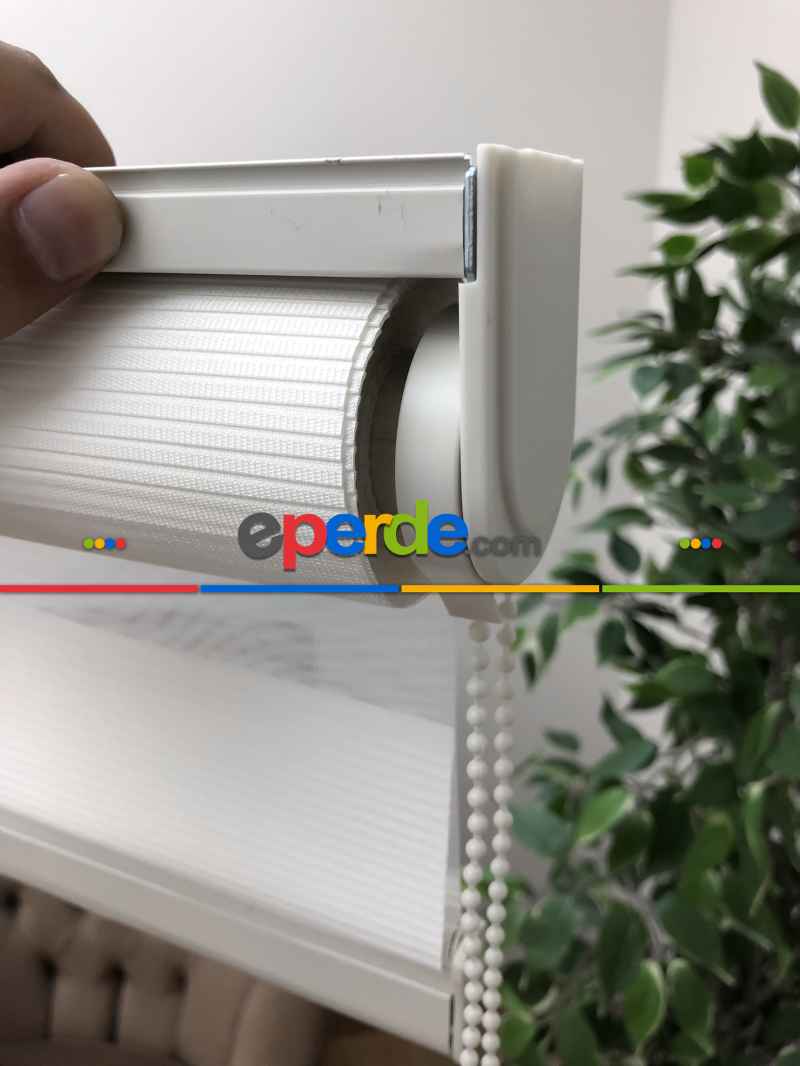 Oturma Odası - Yüksek Kalite Plise Zebra Perde - Beyaz Renk- Beyaz