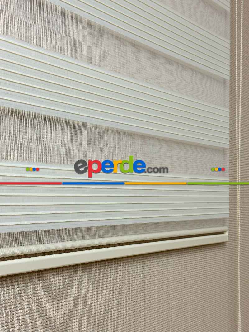 Salon Zebra Perde - Krem Rengi Yüksek Kalite Pliseli Zebra - Kornişe Kolay Montaj Ayağı Seçenekli - Standart Metal Kasalı - Açıklamada Videosu Vardır.