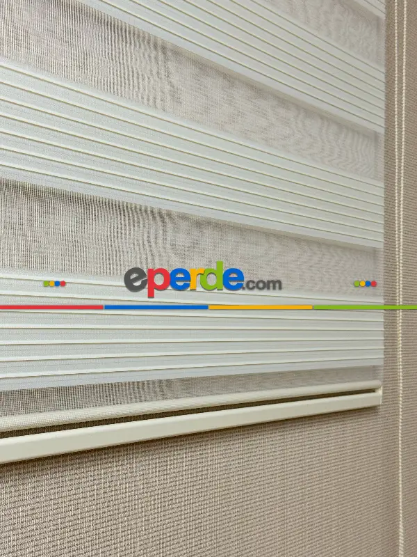 Krem Rengi Yüksek Kalite Pliseli Zebra - Kornişe Kolay Montaj Ayağı Seçenekli - Standart Metal Kasalı - Açıklamada Videosu Vardır.