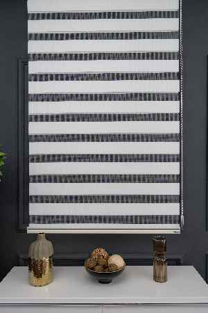 Krem Renk Düz Zebra