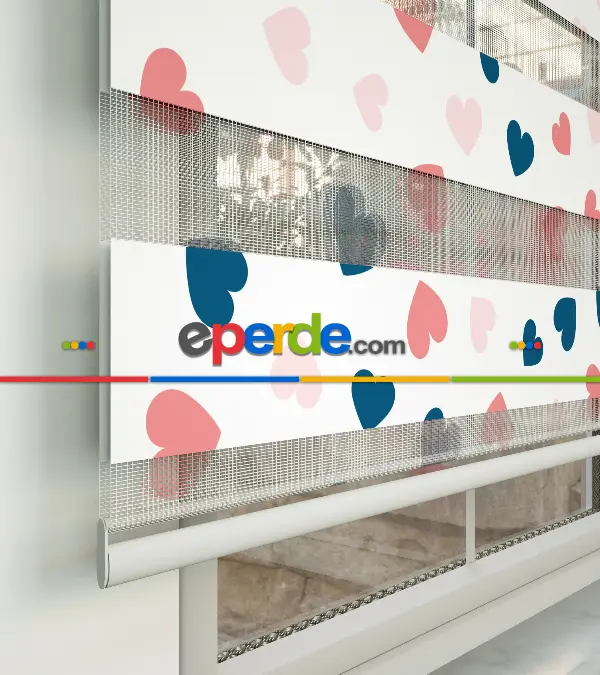 Renkli Kalp Desenli Baskılı Zebra Perde- Çok Renkli