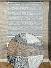 Yatak Odası Gri Jakar Dokuma Zebra Perde, Standart Metal Kasalı Yüksek Kalite Kornişe Kolay Montaj Seçenekli