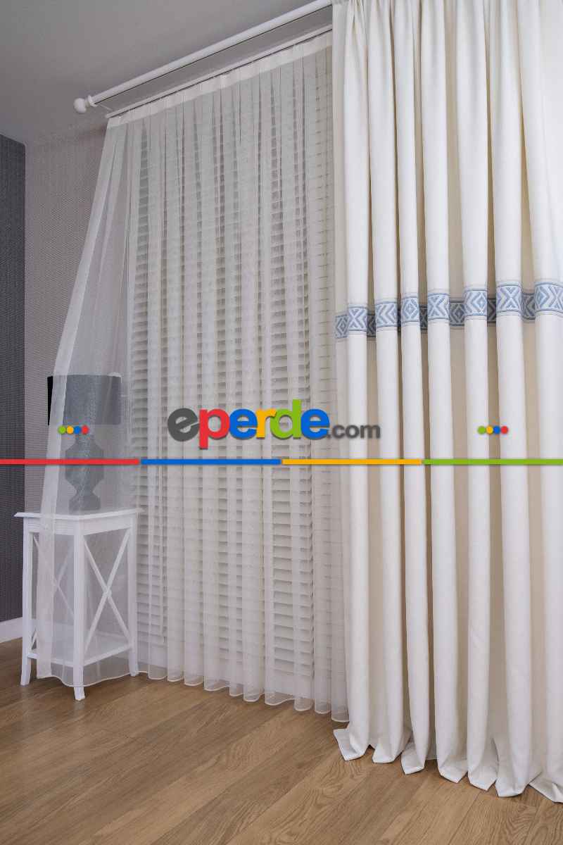 Krem Fon Perde - Mavi Dokuma Bordür Desenli - Ürün Videosu Vardır Açıklama Kısmında.