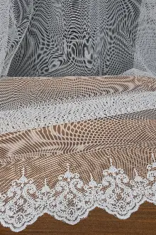 Grek Zemin Üzerine Eteği Kabartma Nakış İşlemeli Tül Perde Ekru