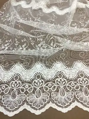 Etek Oymalı Çiçek Desenli Güpür Tül Perde- Ekru
